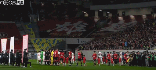 欧冠手机观看-半场：成都0-0海牛，罗慕洛、韦世豪射门中框