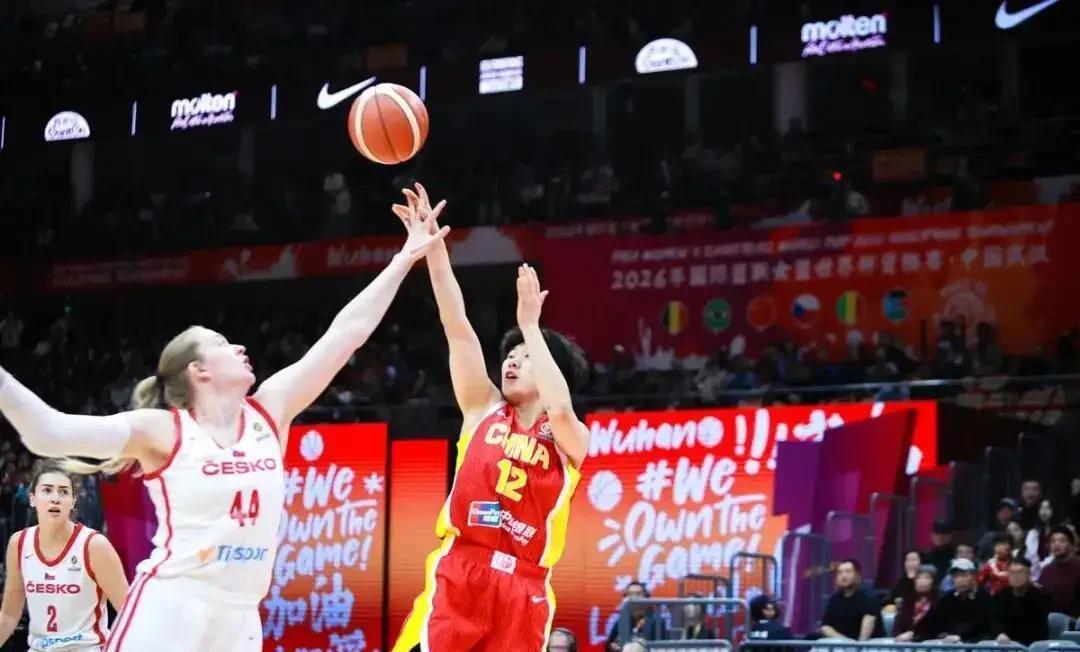 欧冠高清直播-险胜捷克却露硬伤！中国女篮的胜利，为何喜忧参半引热议？